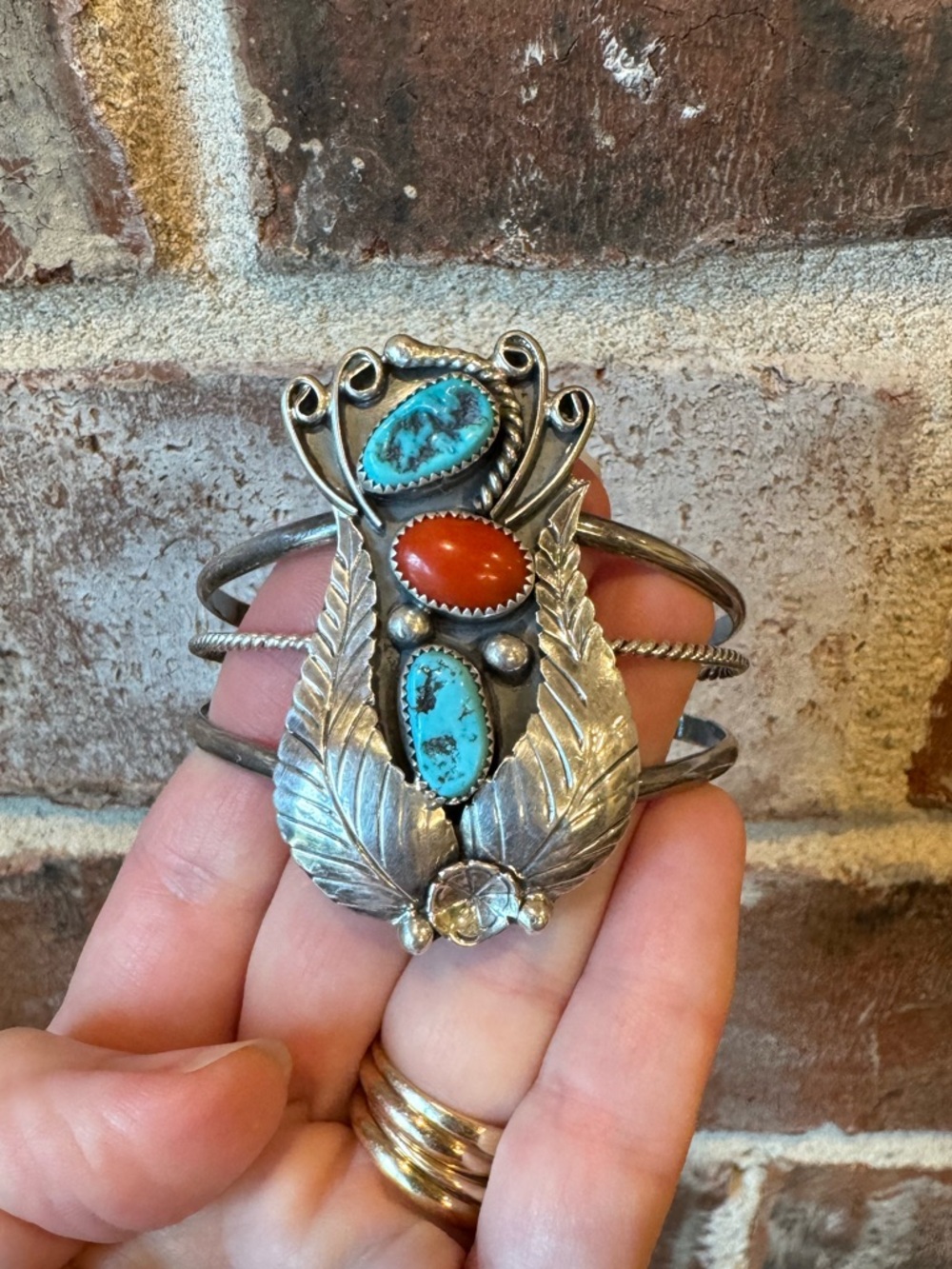 Gorgeous VTG Navajo Yazzie Sterling 3 Stone Turquoise and Coral Cuff Bracelet - Picture 3 of 16